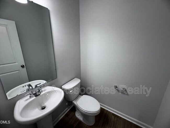 Building Photo - 205 Broomside Ave