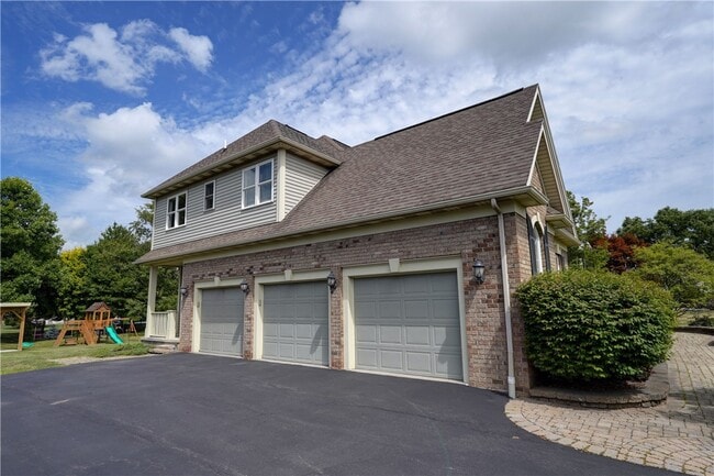 Building Photo - 83 Angels Path