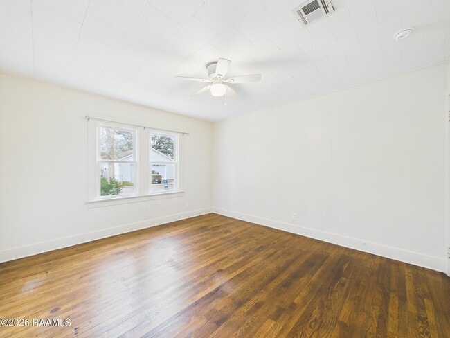 Building Photo - 528 St Julien Ave