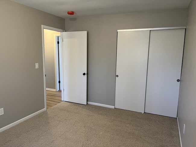 Building Photo - 7527 Hessler Dr NE