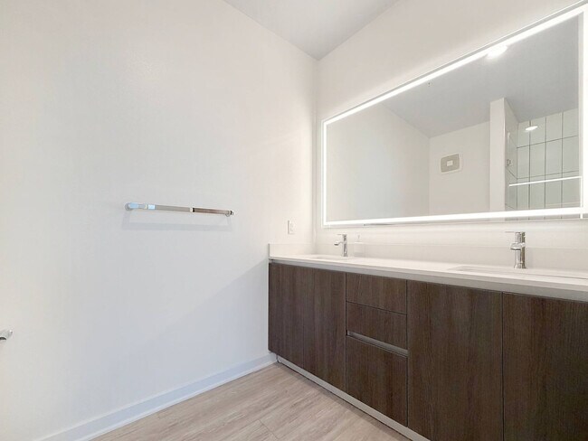 Building Photo - 12122 54th Dr E