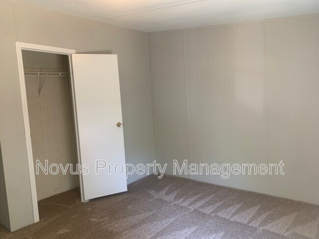 Building Photo - 221 Oakleigh Dr