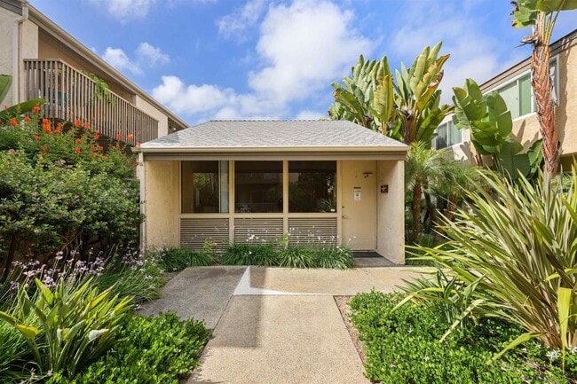 Building Photo - 8515 Villa La Jolla Dr