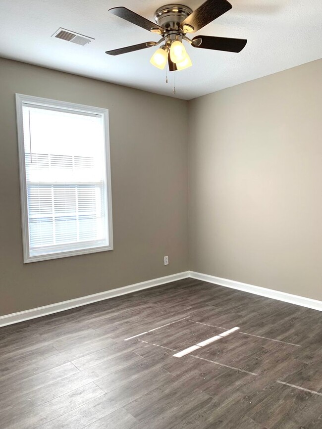 Building Photo - 604 Cory Dr