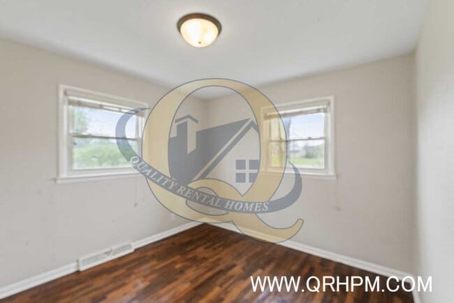 Building Photo - Lake Fenton Schools!