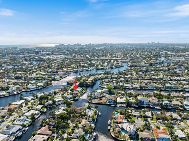 Building Photo - 1001 SE 5th Ave