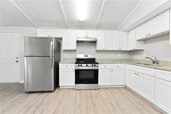 Building Photo - 508 Landers St