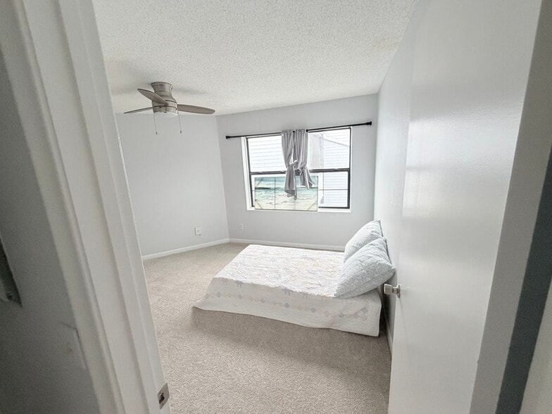 Building Photo - 3914 Atrium Dr
