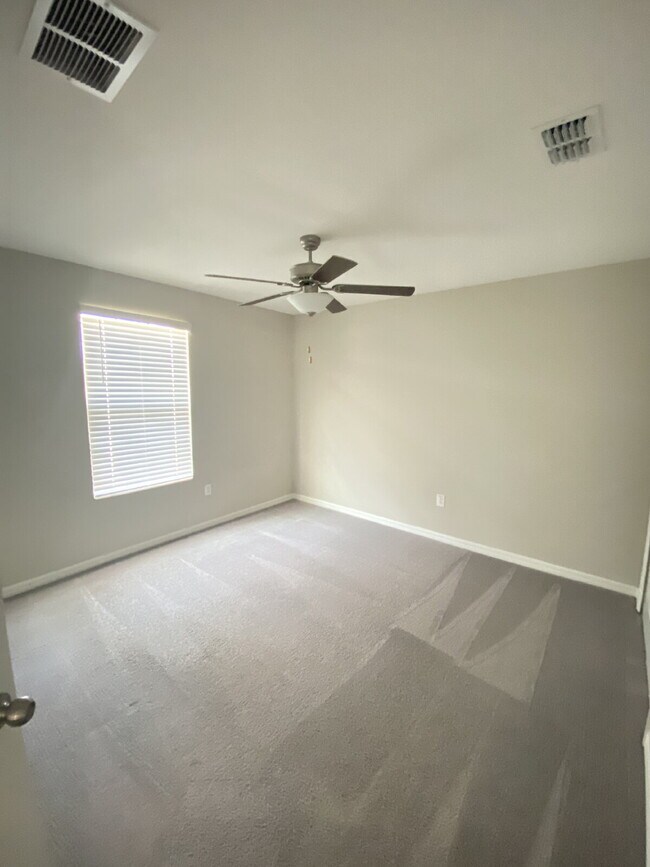 Building Photo - 7012 Samuel Ivy Dr