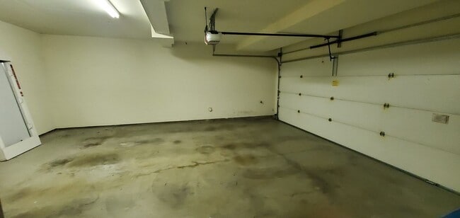 Building Photo - 571 Moreland Way