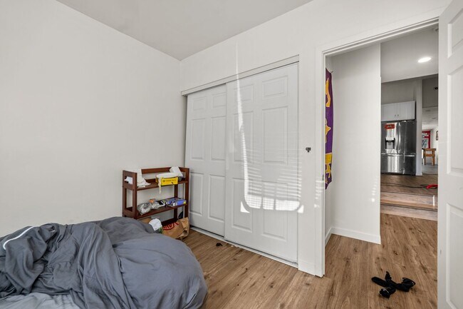 Building Photo - Two full kitchens, two washers & dryers, two dishwashers!