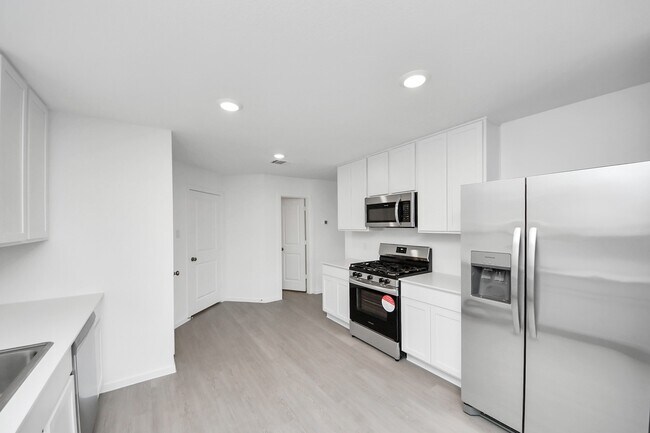 Building Photo - 6415 Geyser Starish Dr