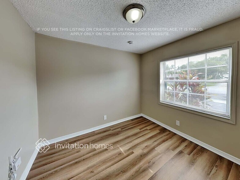 Building Photo - 9323 Southampton Pl