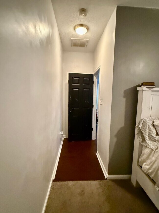 Building Photo - 3BD/2BA Updated Ranch on a Wooded Lot- Two...