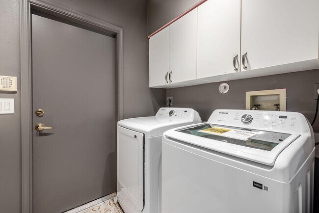 Building Photo - 7828 Dorchester Rd