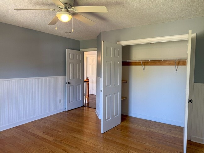 Building Photo - Gorgeous 4-Bedroom Home on a Cul-de-Sac wi...