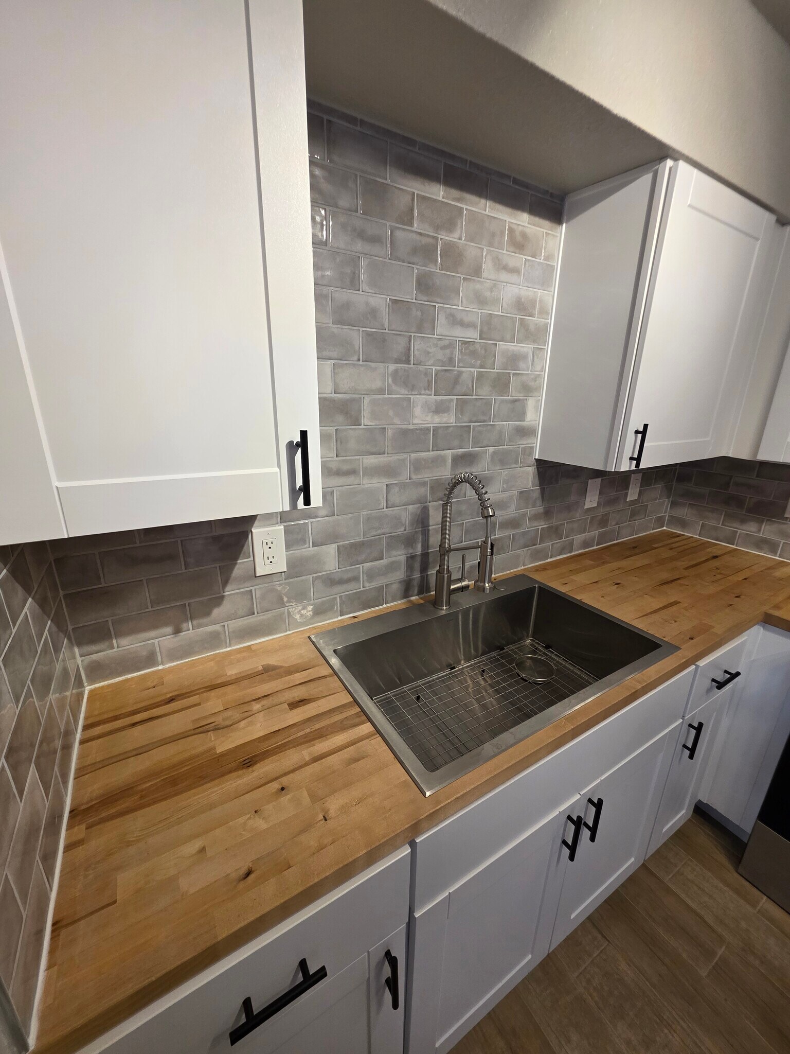 Building Photo - 1749 E Pepper Cir