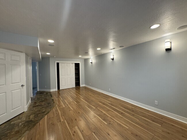 Building Photo - 4931 W Berry Creek Dr