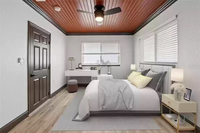 Staged Master bedroom - 9511 N Dartmouth Ave