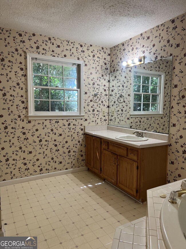 Building Photo - 222 Garretts Dr