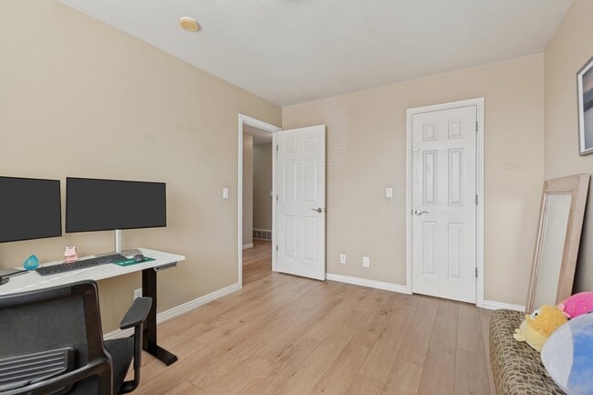 Building Photo - 14767 Brewster Dr