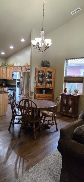 Building Photo - 4026 Moonstone Dr