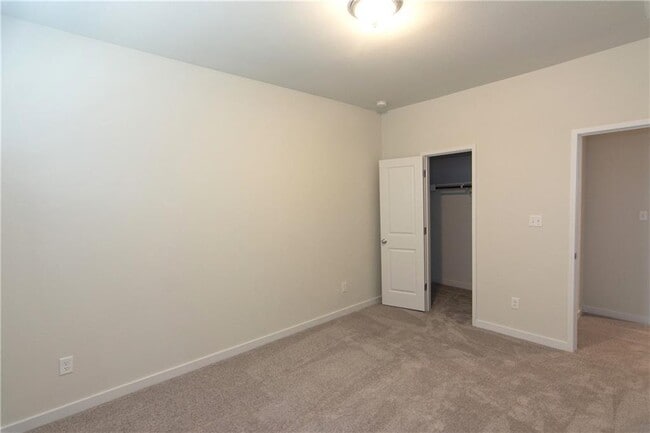 Building Photo - 391 W South St