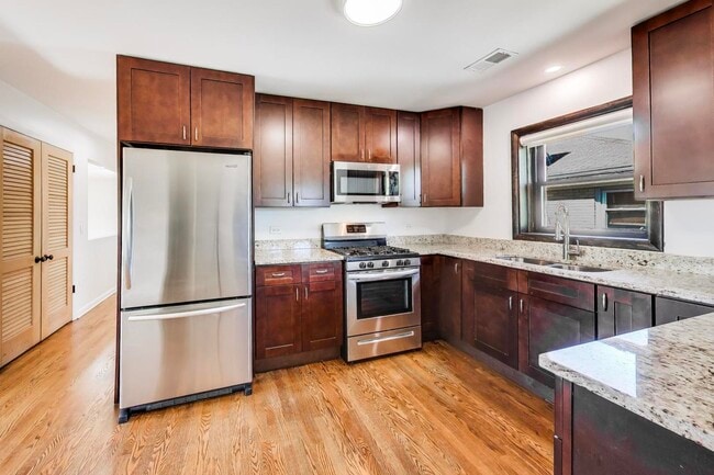Building Photo - 1108 Fortuna Ave