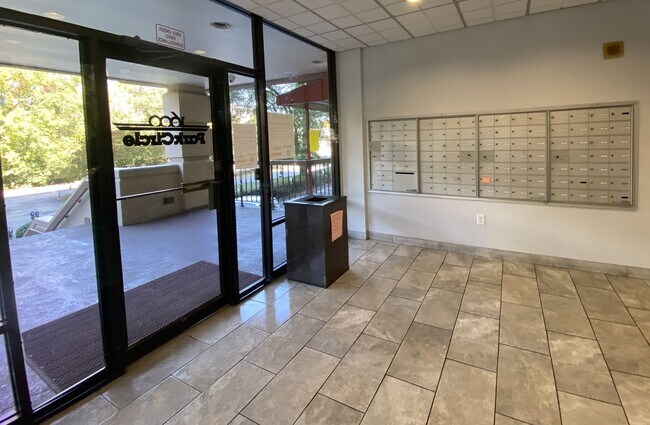 Building Photo - Five Points / USC Campus