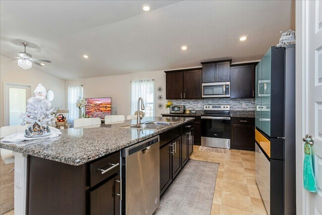 Building Photo - 644 Hudson Valley Dr