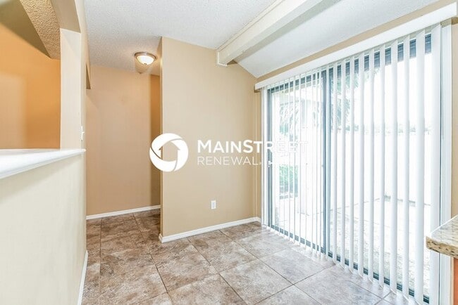 Building Photo - 3 Bedroom Pet-Friendly Home in Orlando, FL...