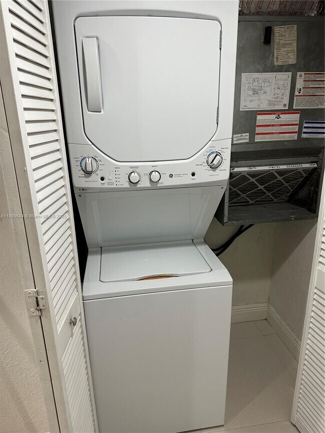 Building Photo - 7701 SW 88th St