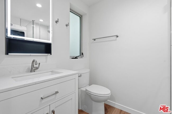 Building Photo - 460 N La Jolla Ave