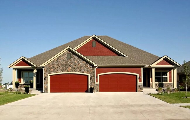 Building Photo - Centennial Pointe West
