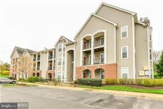 Building Photo - 20451 Chesapeake Square