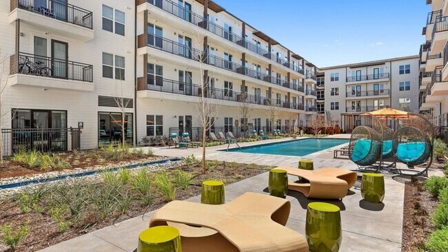 Building Photo - 2293 Hawes Ave