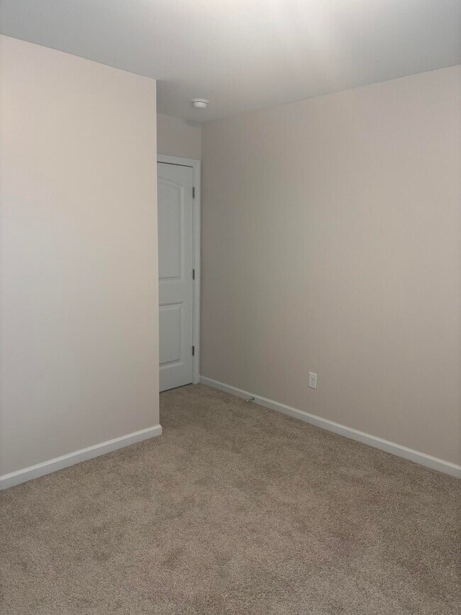 Building Photo - 1785 Snead Dr