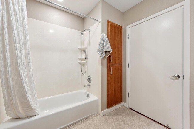 Building Photo - Refined Urban Condominium at Jack London S...