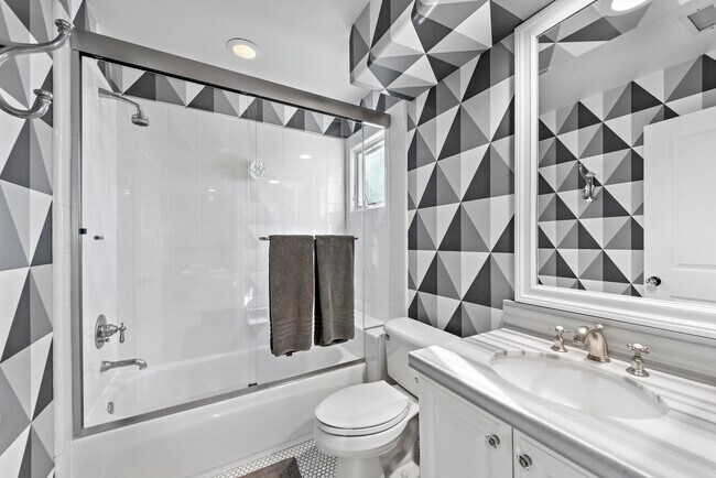 Building Photo - 20 Cape Danbury