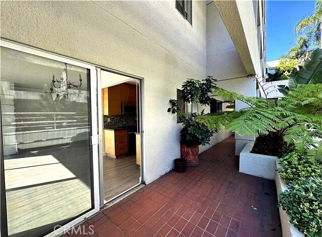 Building Photo - 1131 Alta Loma Rd