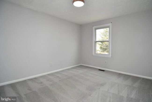 Building Photo - 8844 Mourning Dove Ct