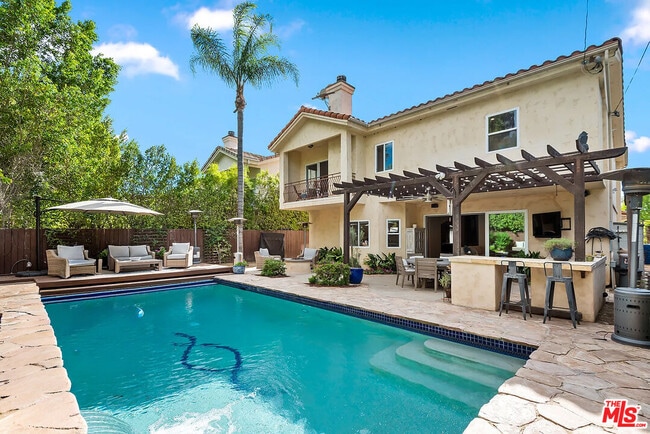 Building Photo - 4724 Noble Ave