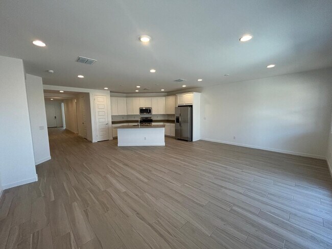 Building Photo - 5974 N 192nd Dr