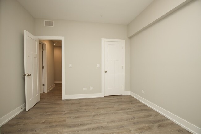 Building Photo - 1143 Maple Ave