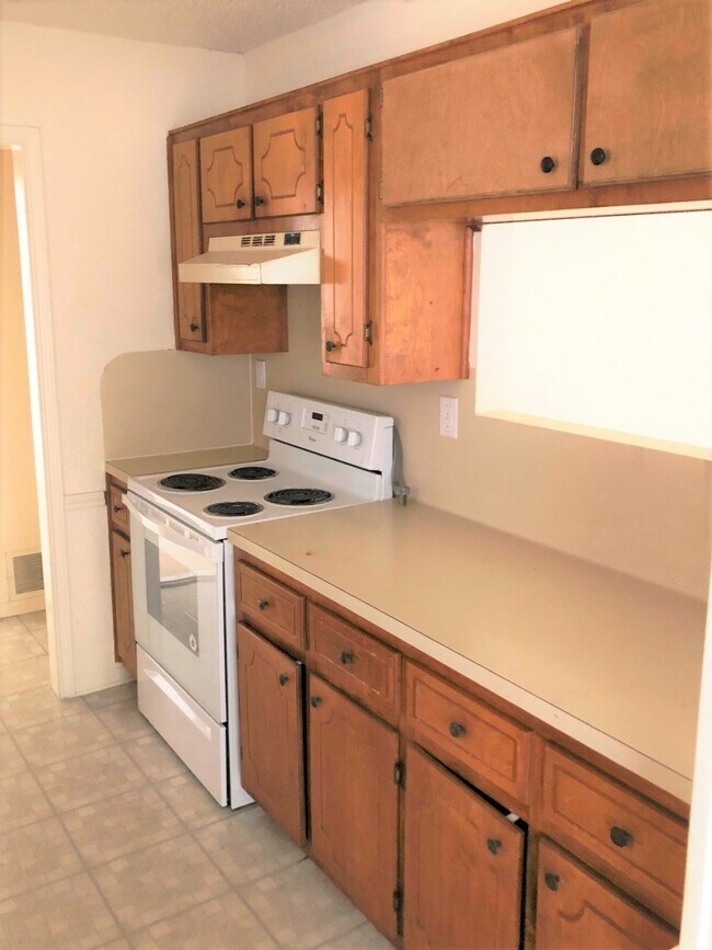 Building Photo - 306 Saddle Dr