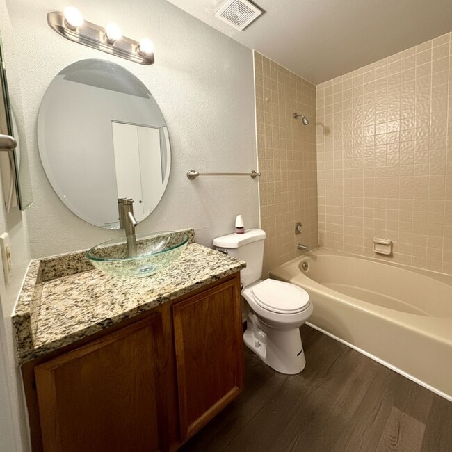 Building Photo - 908 S Walden Way