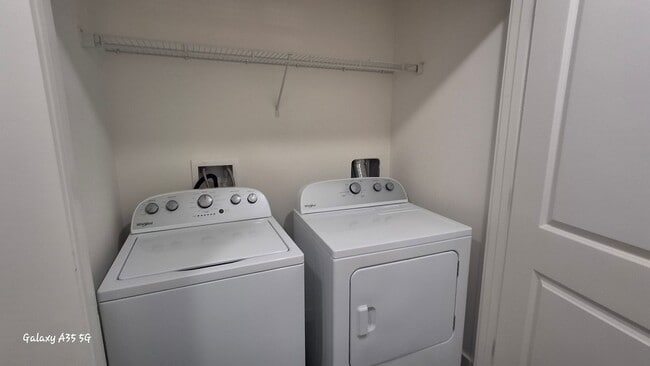 Building Photo - ***PRICE REDUCTION*** Now Leasing – 3 Bedroom / 2 Bathroom Luxury Apartments