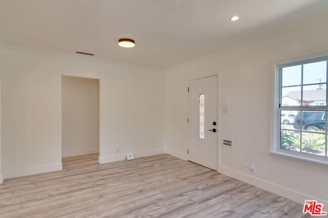 Building Photo - 8037 Campion Dr