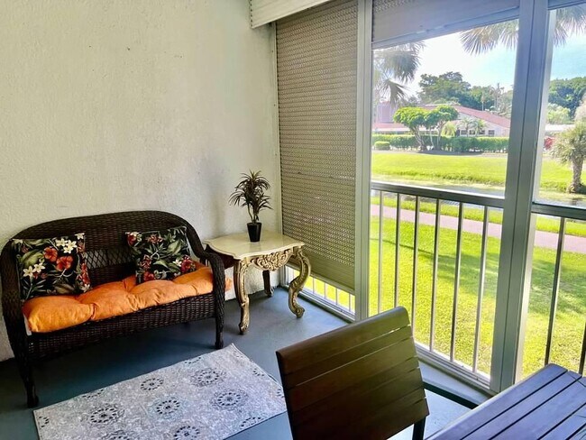 Building Photo - 14527 Bonaire Blvd