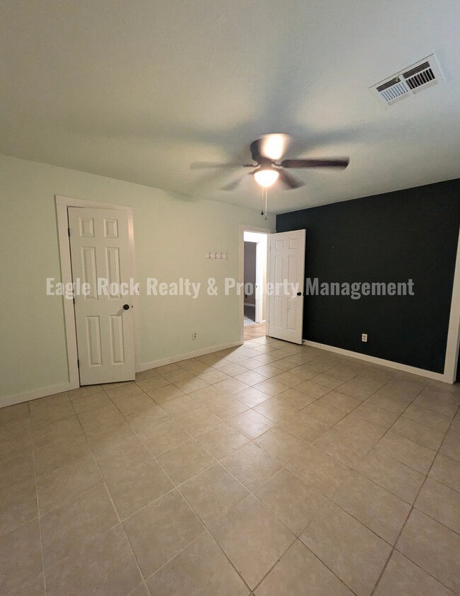 Building Photo - Tulsa House for Rent (3beds/2baths)